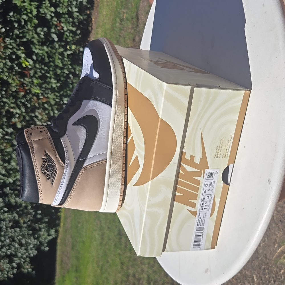 Air Jordan 1 Retro Hi OG Latte